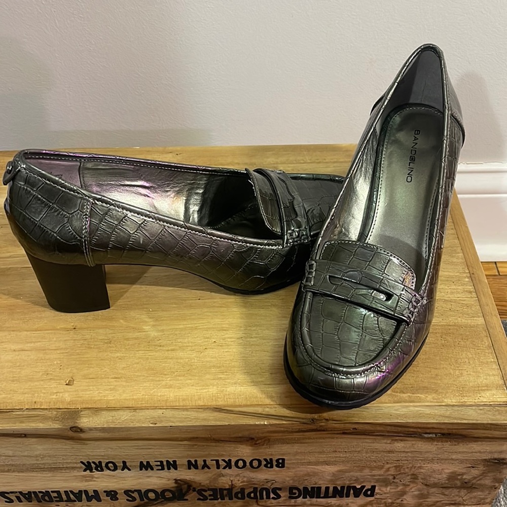Bandolino alligator print heels, dark grey